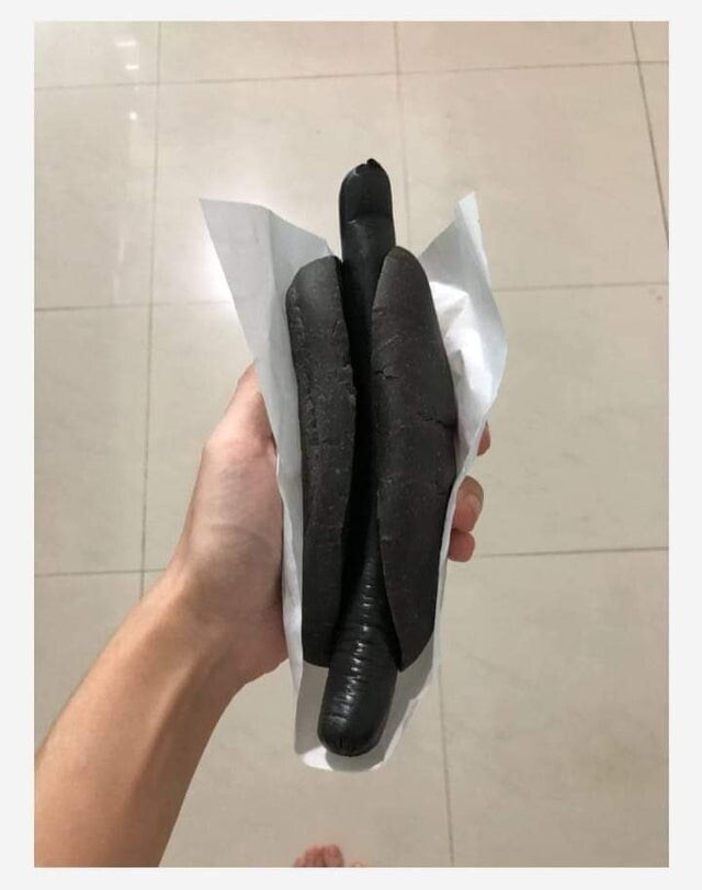 싱가포르 이케아의 까만 핫도그⚫_1.jpg
