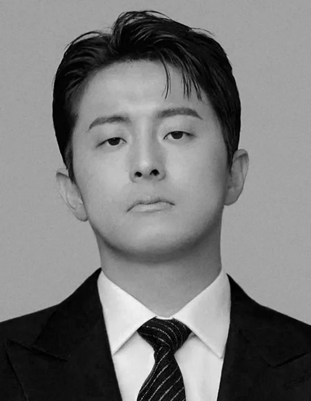 의외로 꾸미면 잘생겼다는 평가 받는 사람.JPG_1.webp