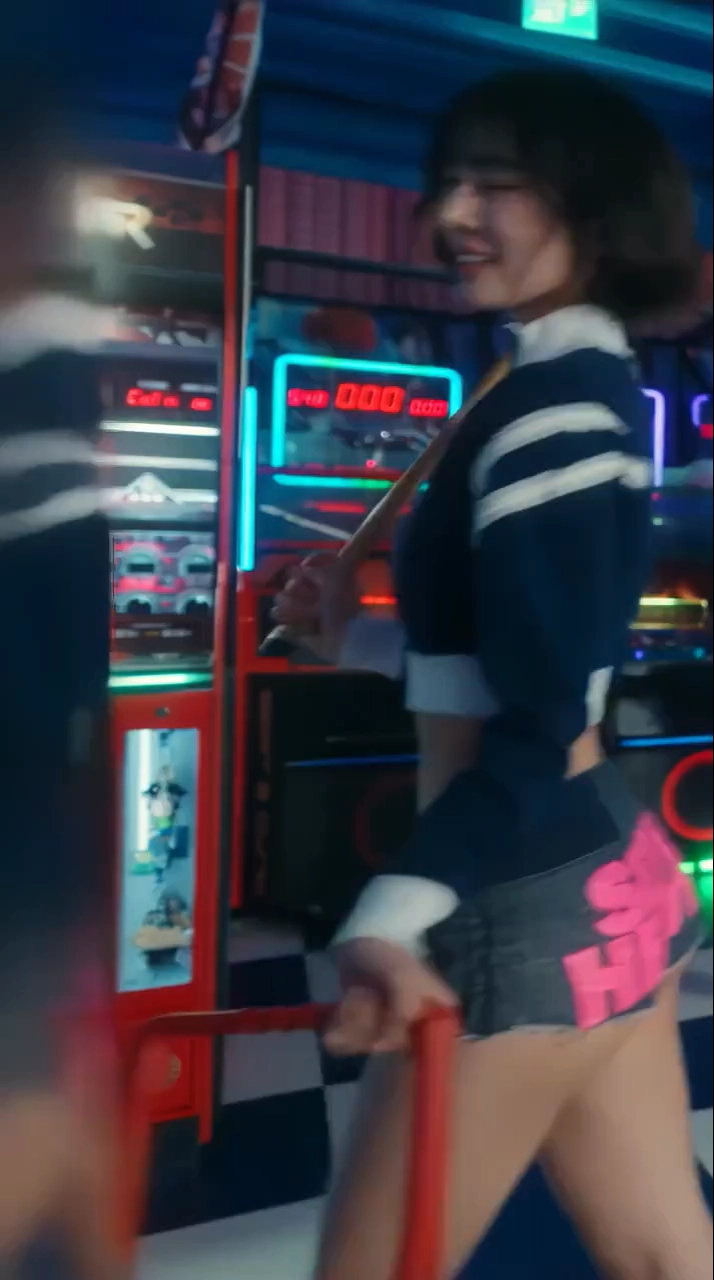 호불호 갈리는 바지 길이 gif_1.webp