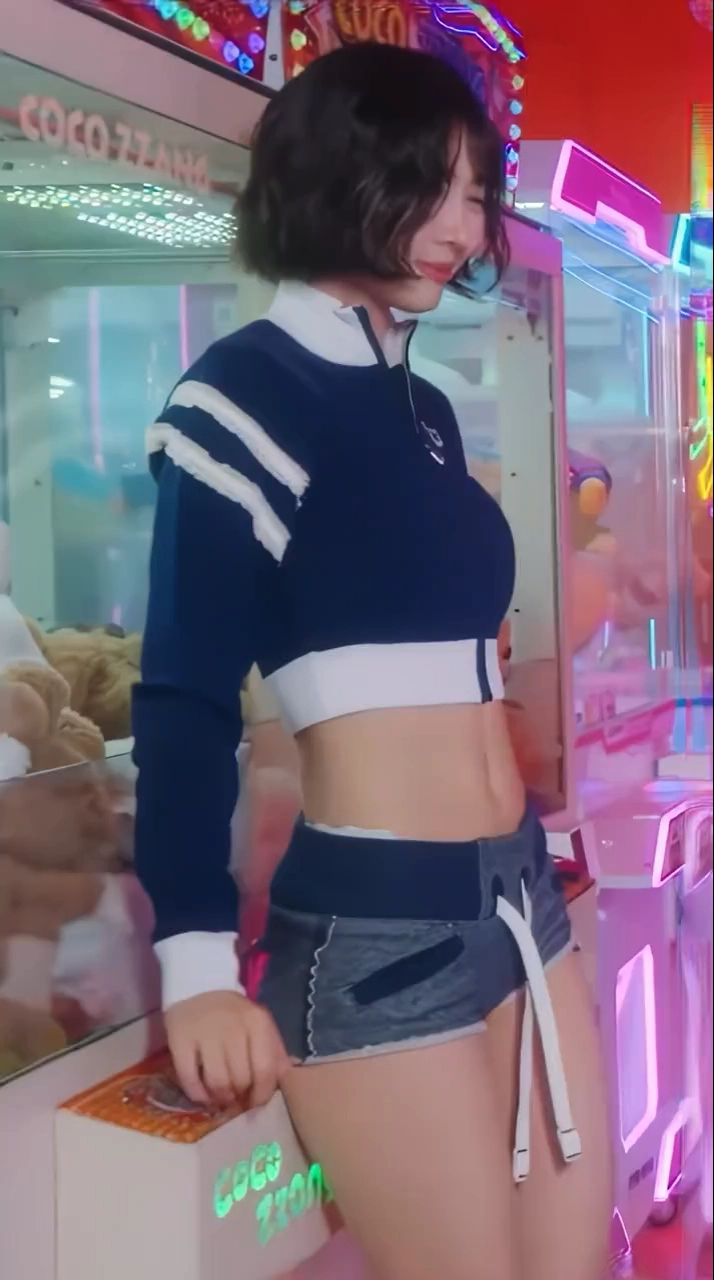 호불호 갈리는 바지 길이 gif_3.webp