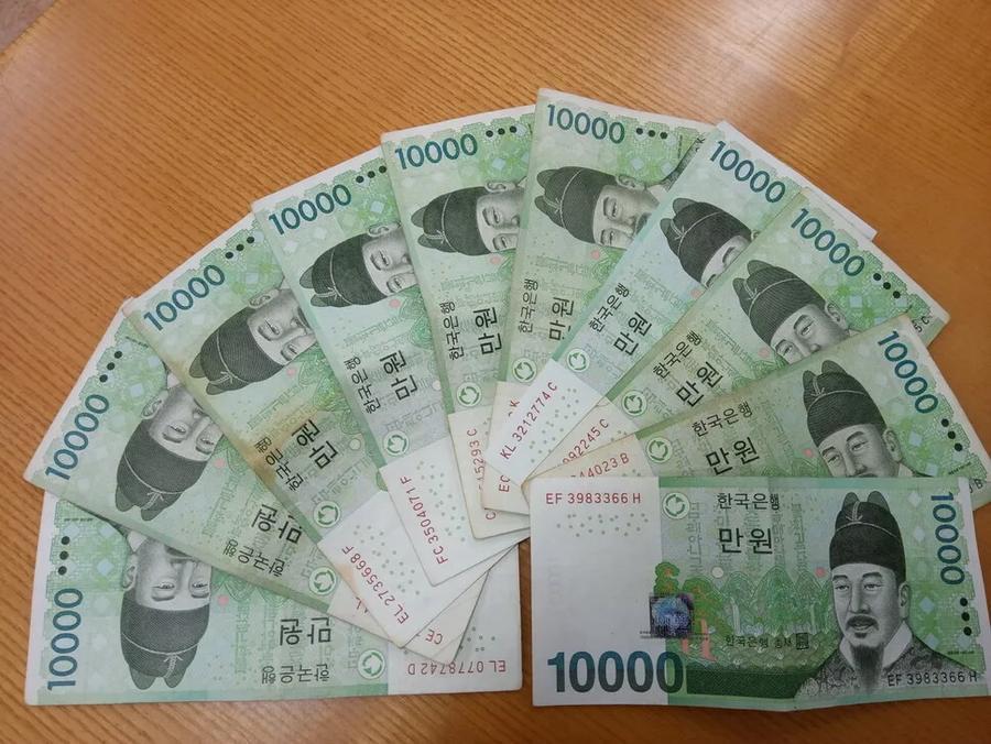 부자들이랑 사진 찍기 vs 10만원 받기.jpg_7.webp
