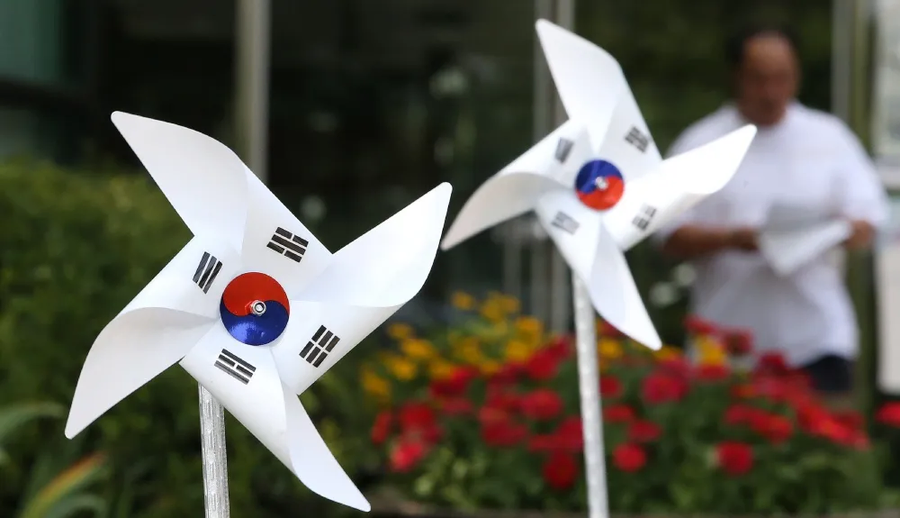 나라 돌아가는 꼴 봐라..._1.webp