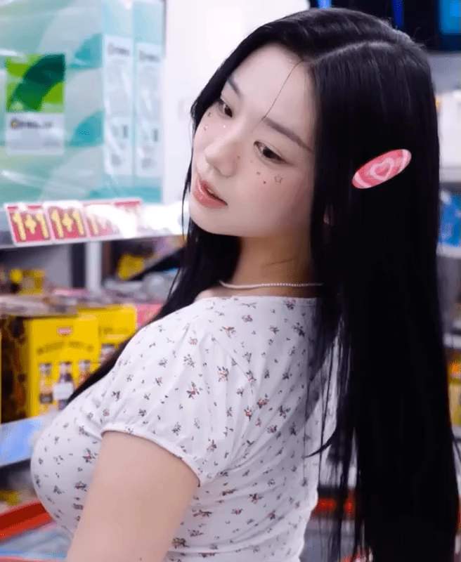 호불호 갈리는 옆태 gif_3.webp