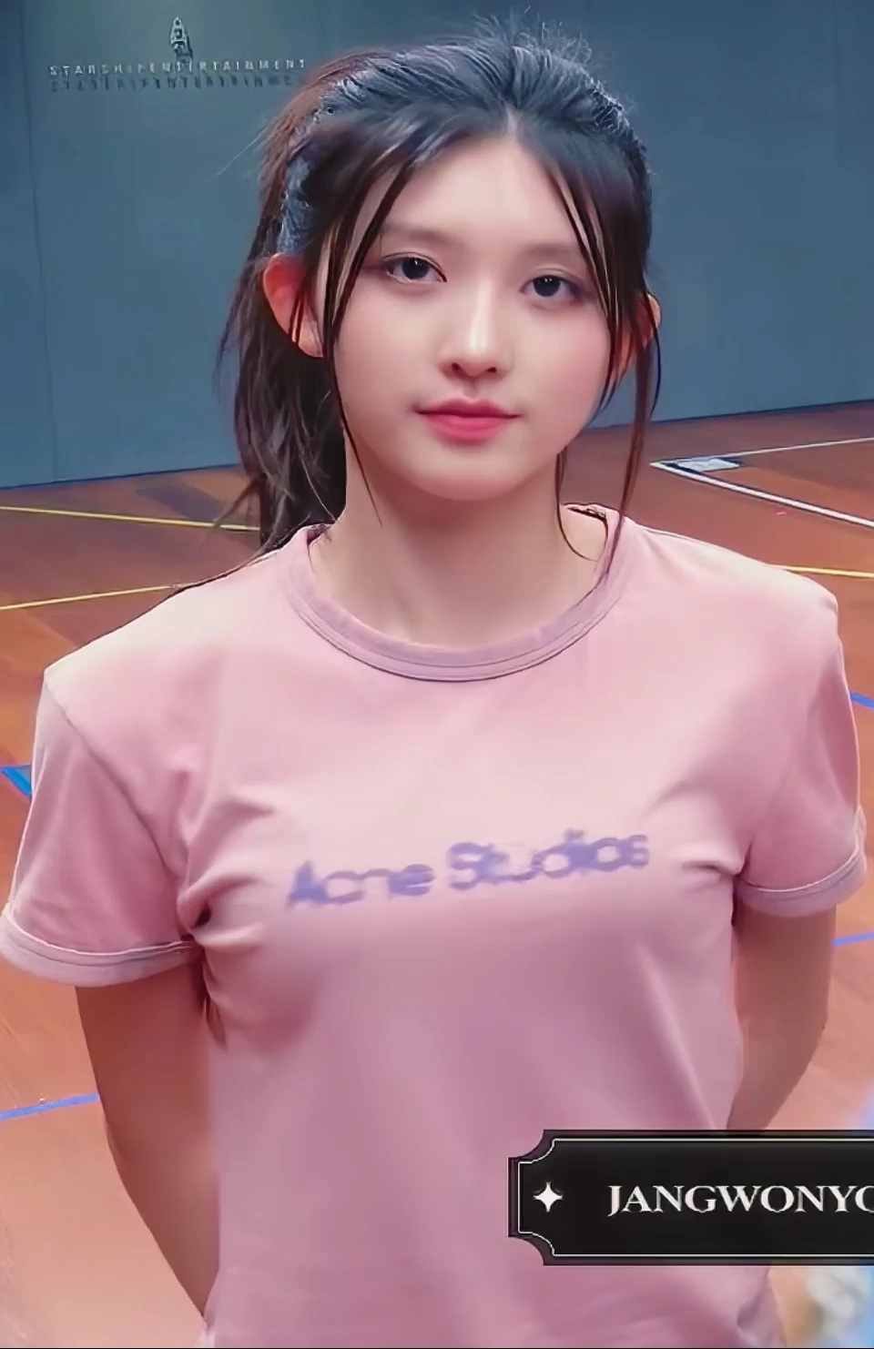 피자 먹는 누나 gif_1.webp