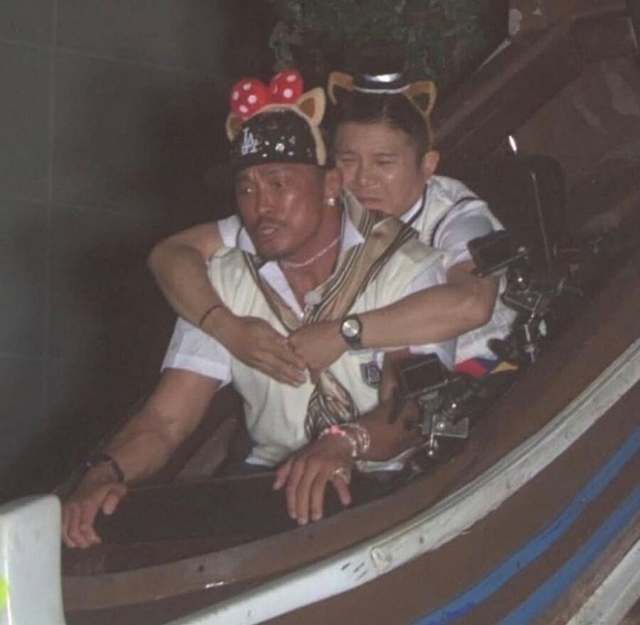 추성훈 묘령의 여인과 놀이공원 데이트 포옹 파파라치_1.jpg
