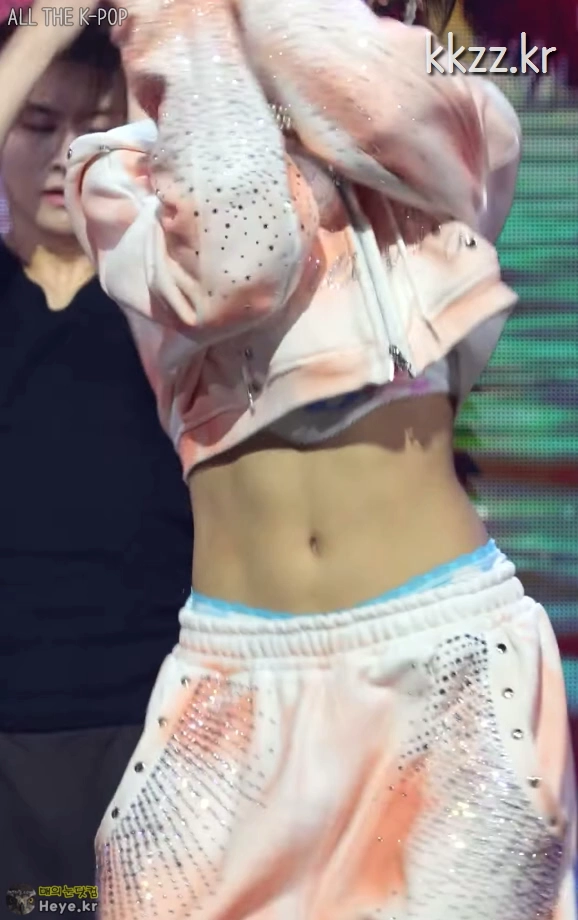 허리 호불호 gif_1.webp