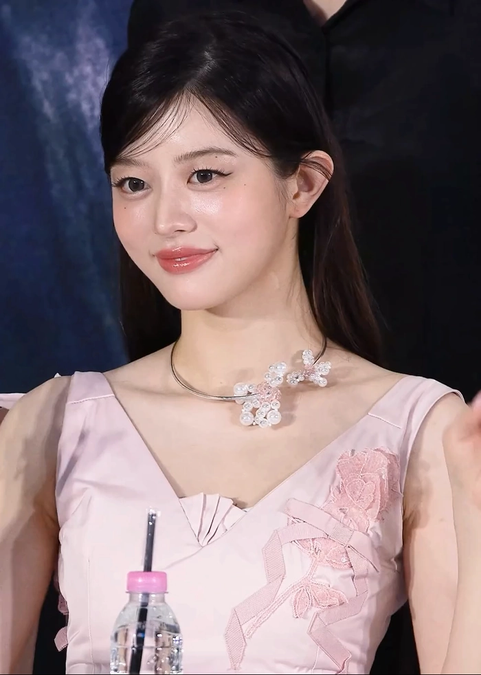 겨드랑이를 보여주는 이유 jpg_2.webp