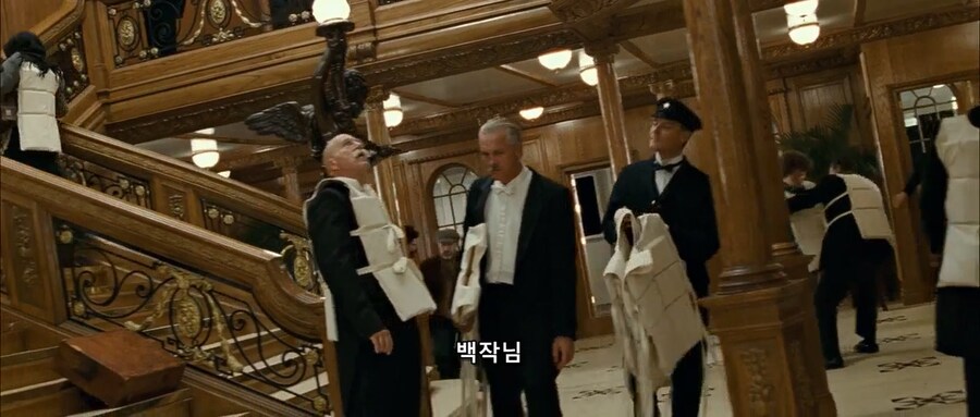 상류층이 신사답게 최후를 맞이하는 방법_1.jpg