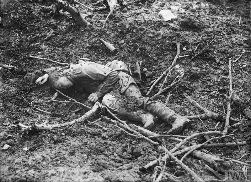Thiepval Dead German Soldier by Ernest Brooks © IWM Q 1284 .jpg 전쟁과 적군에 대한 반지의 제왕 명대사