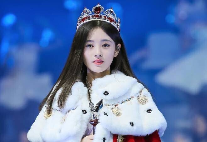 중국에서 4000년에 한번 나온다는 외모의 여자아이돌_5.jpg