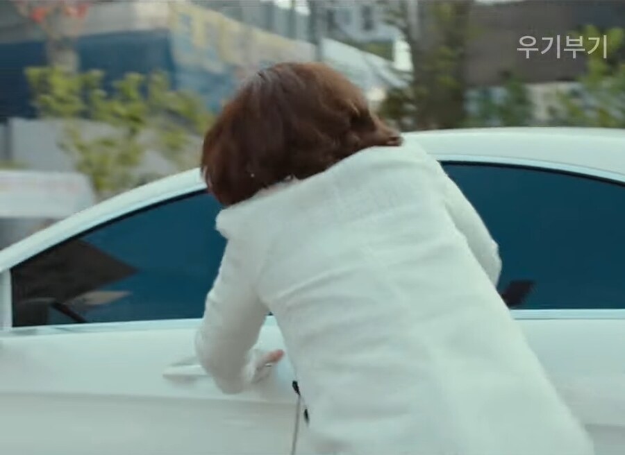 선량한 시민의 자동차를 강탈하는 흉악범_3.jpg