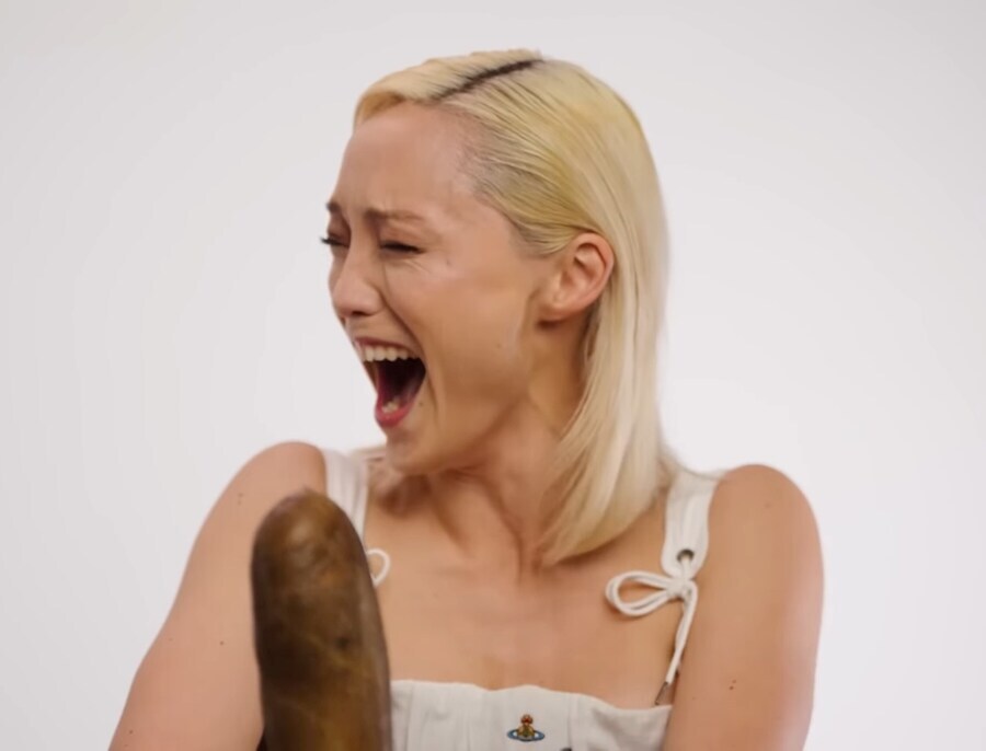 거대한 소세지를 벗기며 좋아하는 맨티스 누나_26.jpg