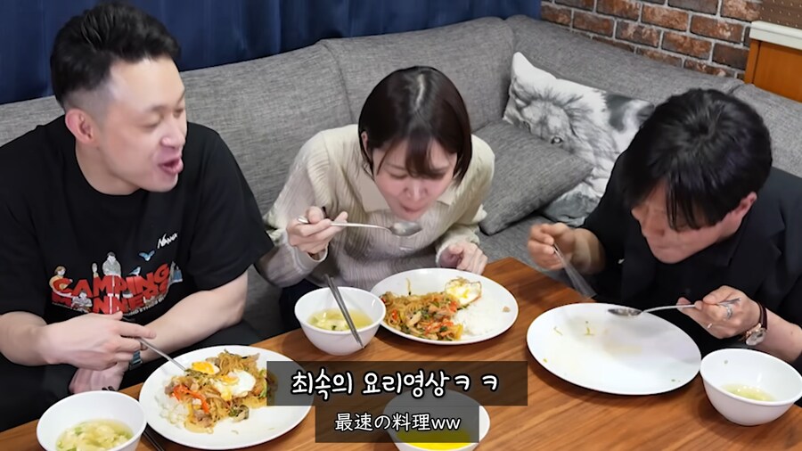 유튜브) 항상 밥을 너무 많이 주는 한국 친구가 불만인 일본친구_22.png