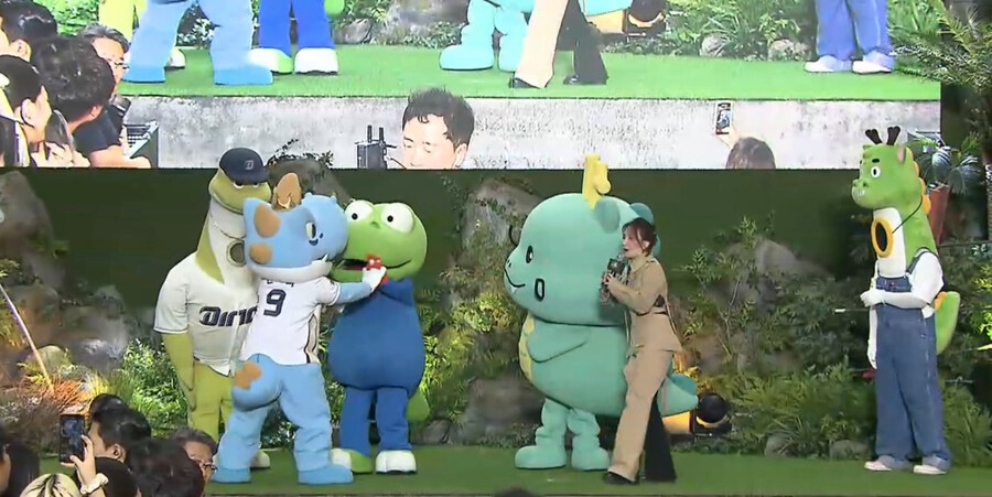 쥬라기월드 내한 행사에 참여한 대한민국 거주 공룡들.jpg_1.jpg