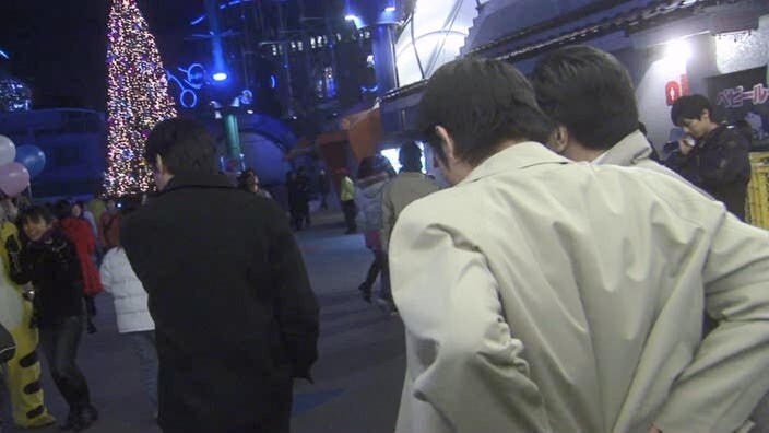 지명수배 중인 테러리스트를 쫓던 형사들_4.jpg