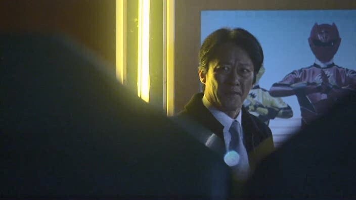 지명수배 중인 테러리스트를 쫓던 형사들_12.jpg