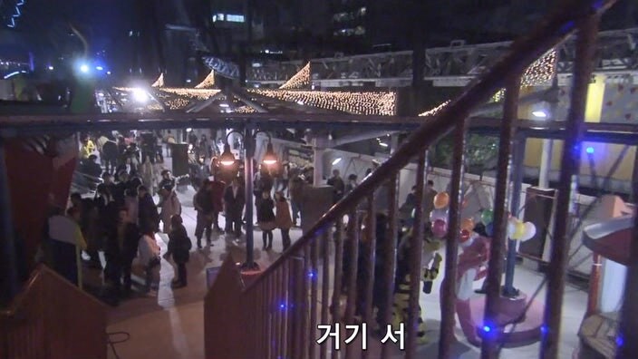 지명수배 중인 테러리스트를 쫓던 형사들_17.jpg