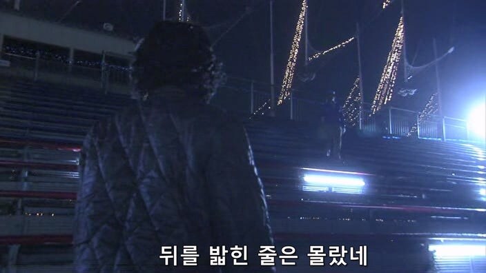 지명수배 중인 테러리스트를 쫓던 형사들_31.jpg