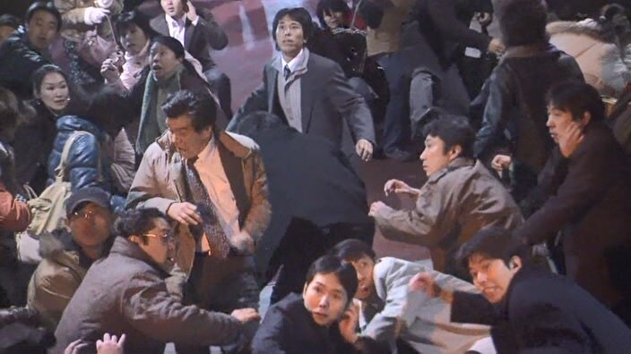 지명수배 중인 테러리스트를 쫓던 형사들_43.jpg