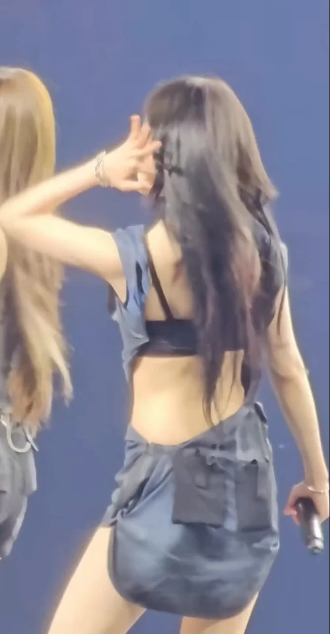 반도의 여름철 패션 gif_1.webp