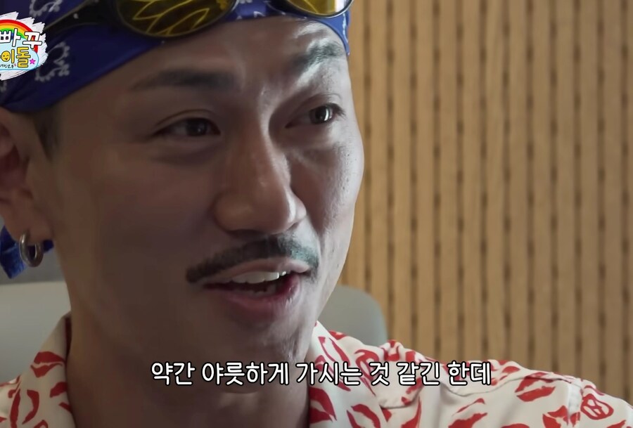 남자에게 왼손으로 쳐준다는 유부녀_13.jpg