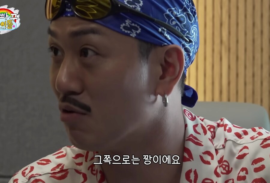 남자에게 왼손으로 쳐준다는 유부녀_15.jpg