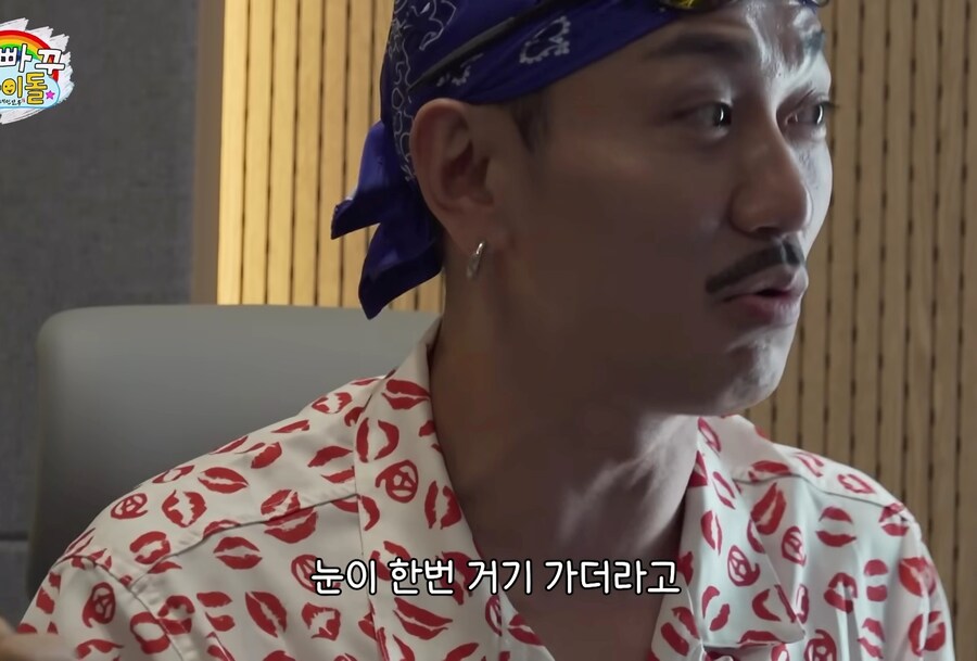 남자에게 왼손으로 쳐준다는 유부녀_18.jpg