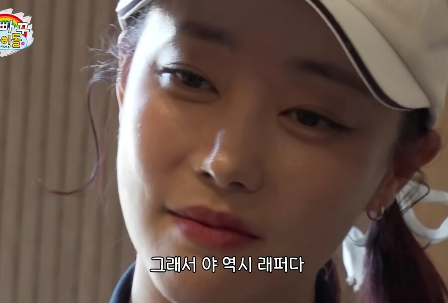 남자에게 왼손으로 쳐준다는 유부녀_20.jpg