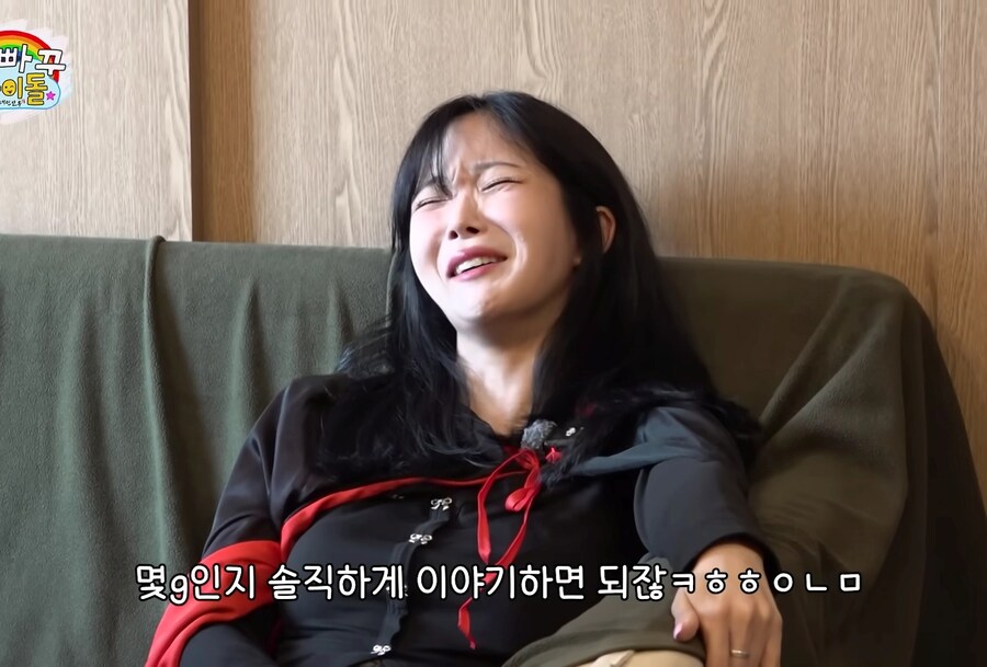 남자에게 왼손으로 쳐준다는 유부녀_25.jpg