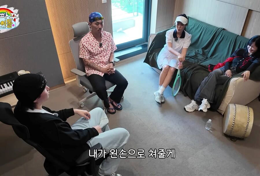 남자에게 왼손으로 쳐준다는 유부녀_27.jpg