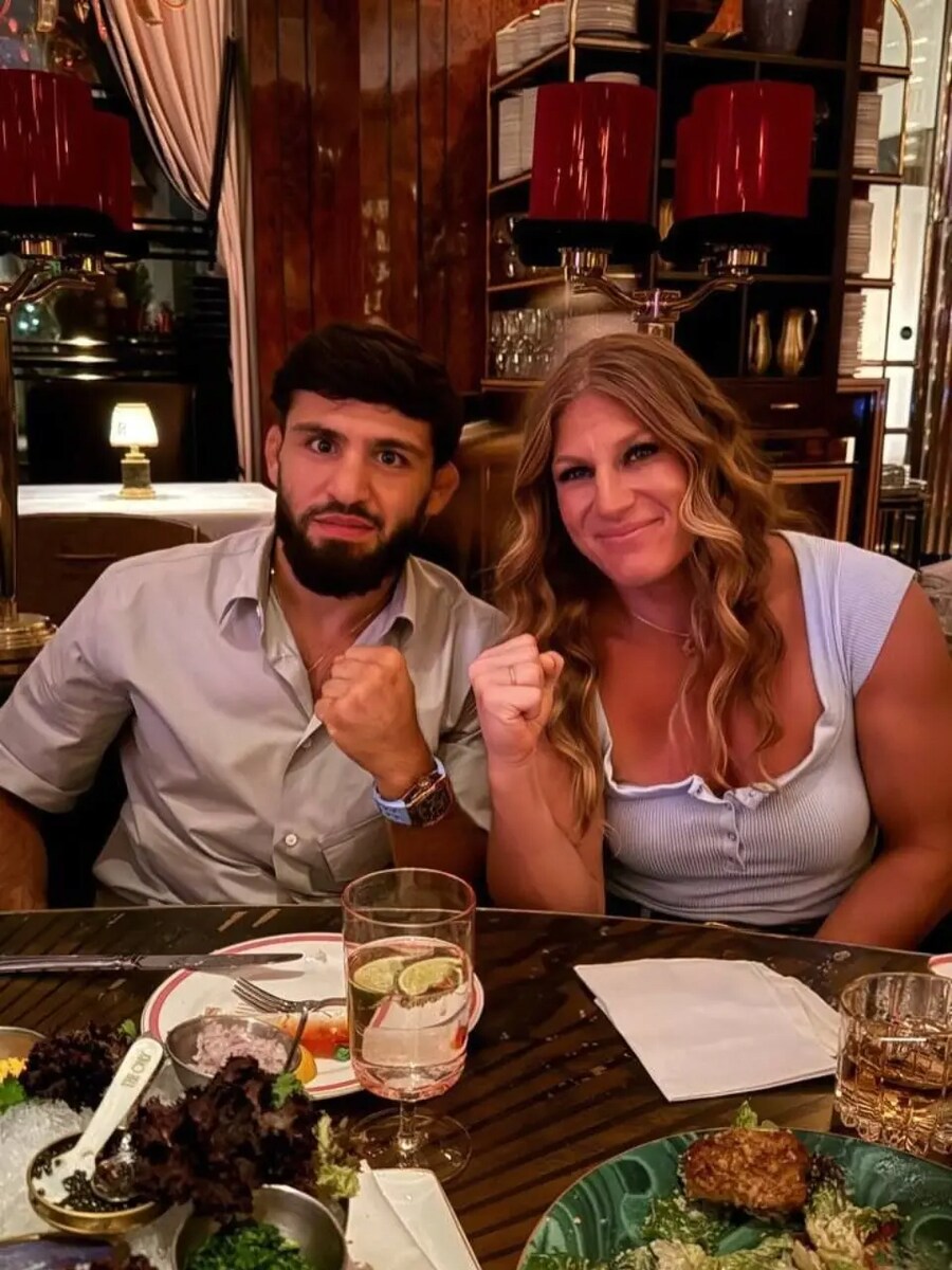 UFC 랭킹 2위도 에겐남 만들어버리는 여자 ㄷㄷ_1.png