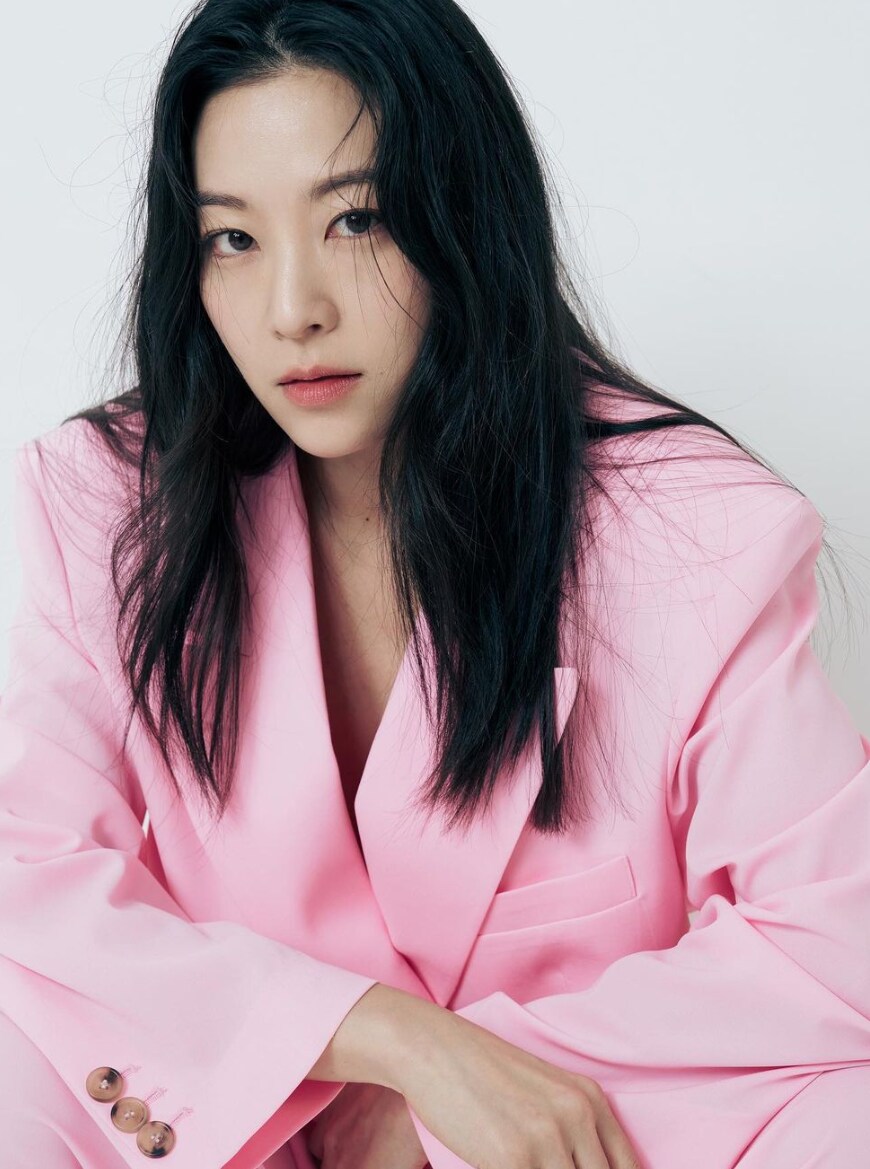 서양서 활동하는 동북계 연예인 메이크업 차이_6.png