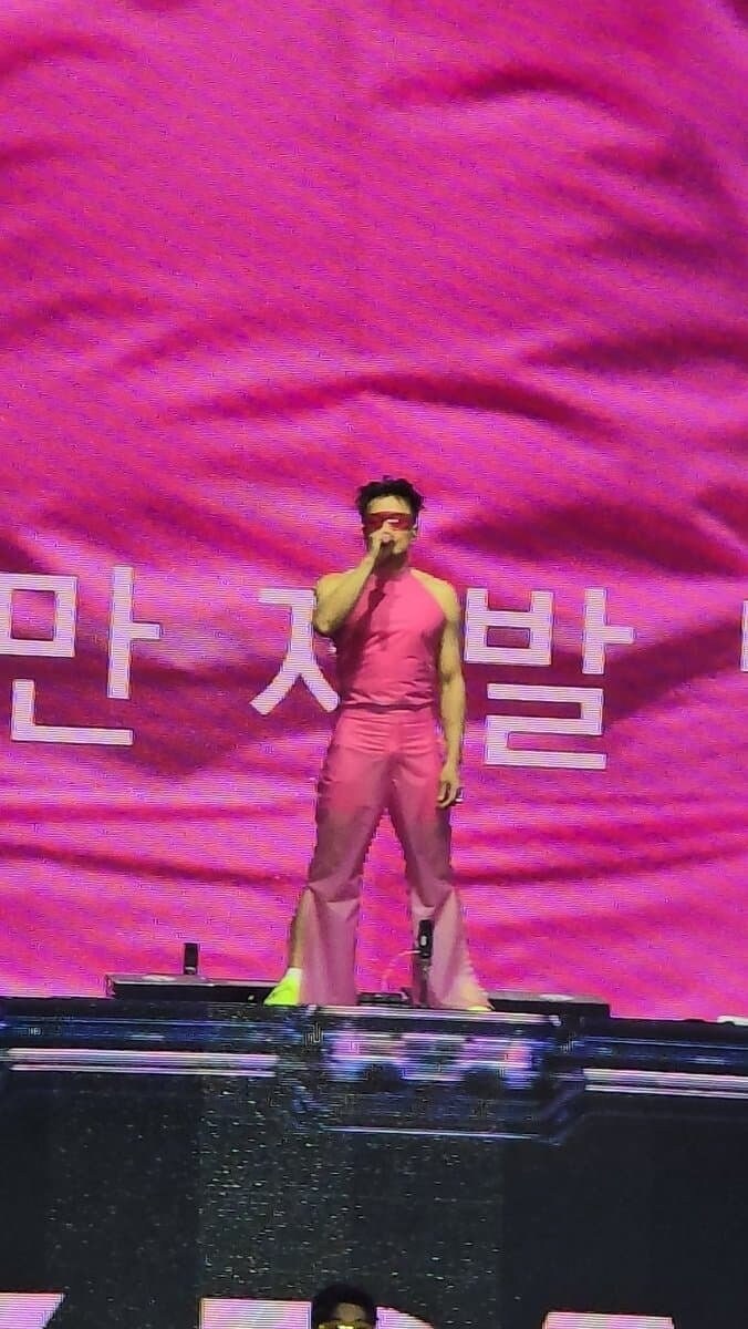 워터밤 시작전에 선행공개된 의상_2.jpg