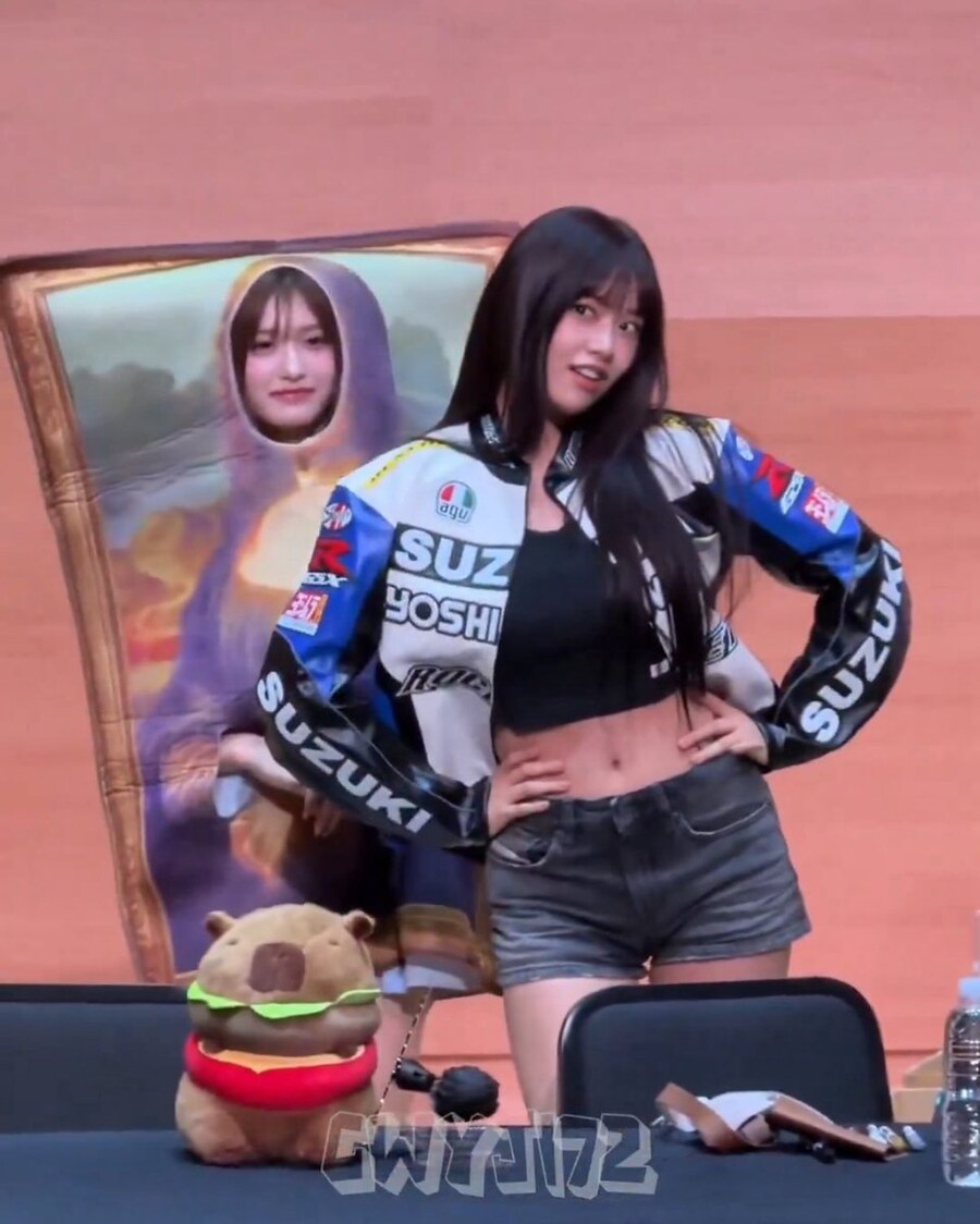 도도한 척 하는 안유진_2.jpg
