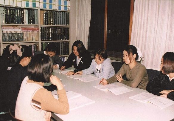 90년대 중반 여대생 누나들.jpg_1.jpg