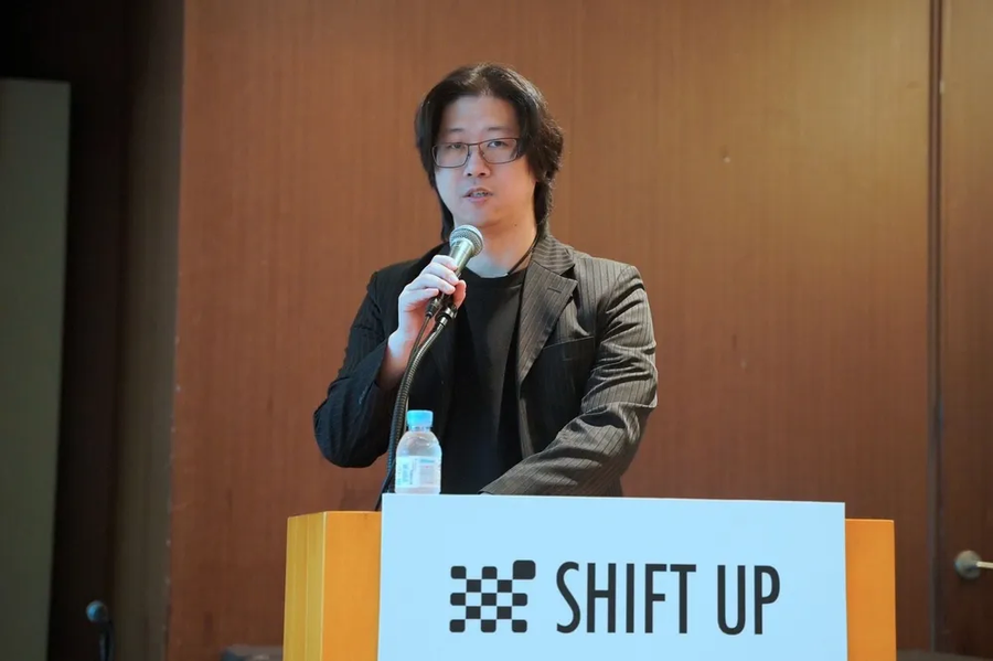 누구보다도 워터밤 권은비의 움직임을 눈여겨봤을것 같은 사람_2.webp