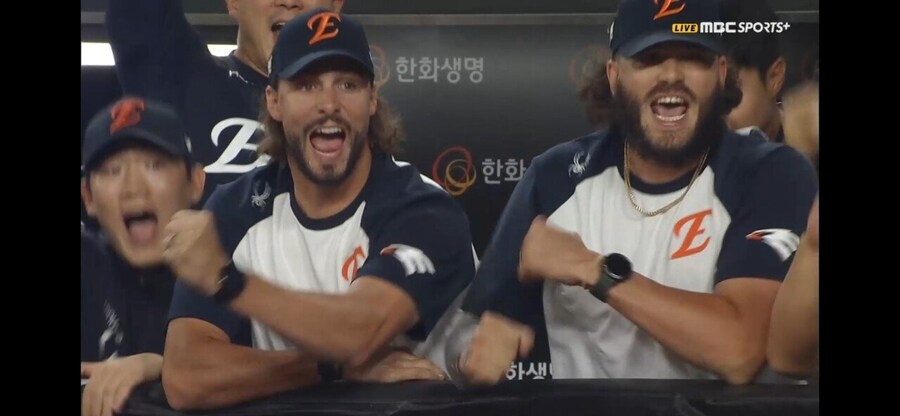 끝내기 1열 직관 한국인 듀오_2.jpg