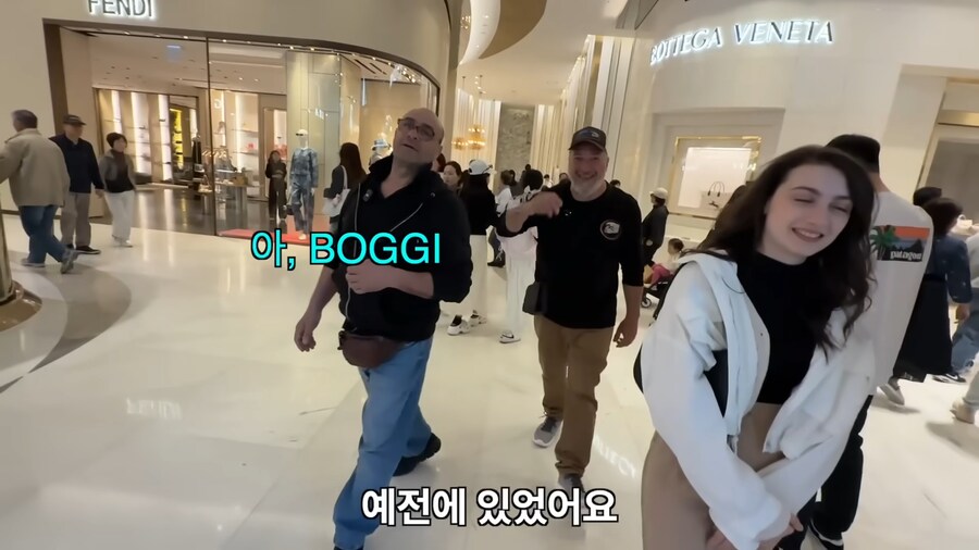 (스압) 이탈리아 할아버지 두명이 한국에서 ㅂㅈ를 찾는 영상_6.jpg
