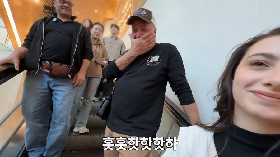 (스압) 이탈리아 할아버지 두명이 한국에서 ㅂㅈ를 찾는 영상_11.jpg