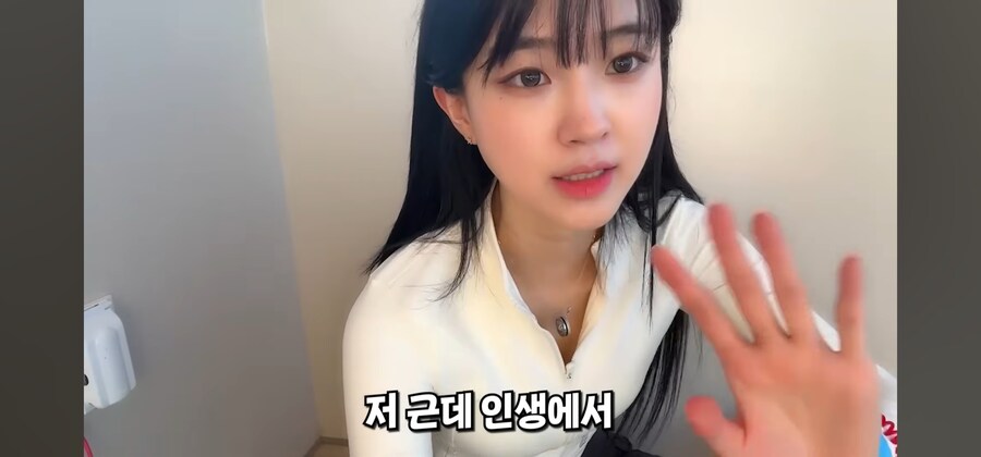 야구장안 수영장에서 비키니를 안 입은 이유_5.jpg