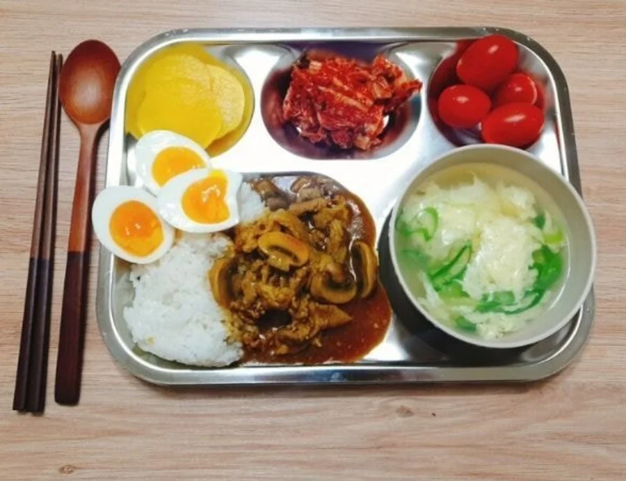 무조건 1인분만 먹는 식판 다이어트_3.webp