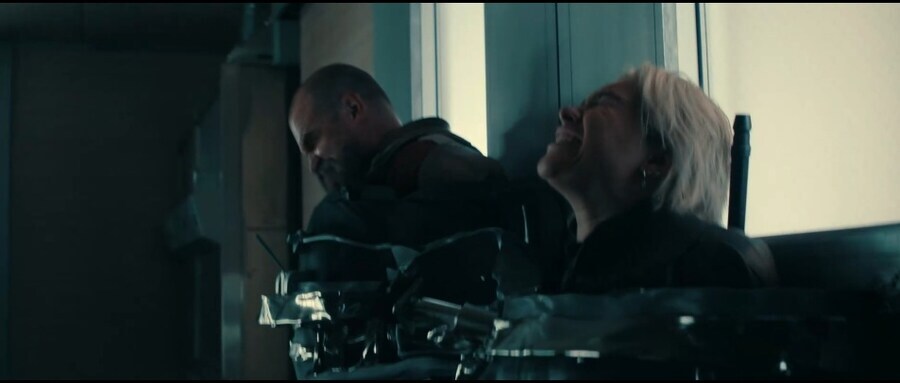 MCU) 바비가 워커를 띠껍게 봤단 것이 두드러지던 장면.jpg_2.jpg