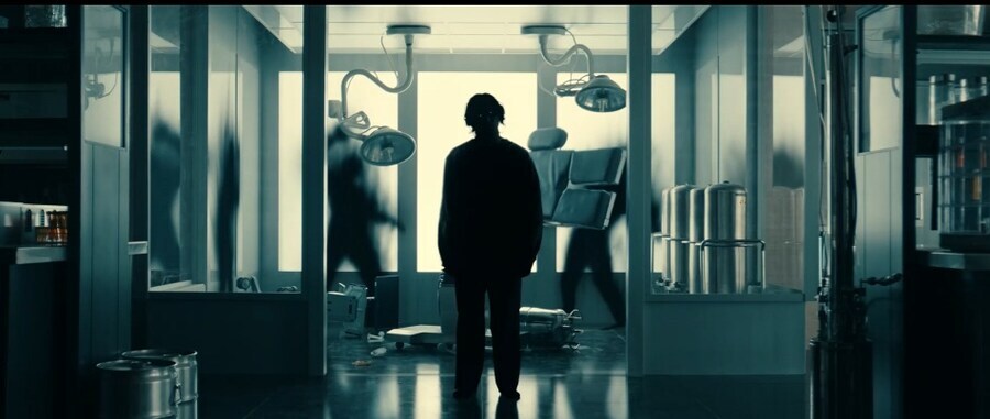 MCU) 바비가 워커를 띠껍게 봤단 것이 두드러지던 장면.jpg_1.jpg