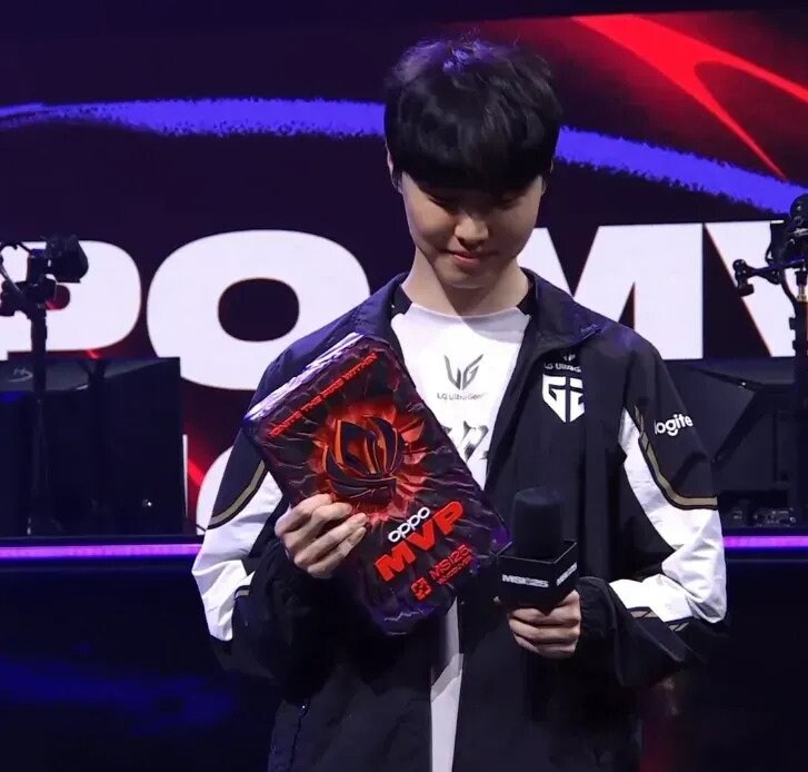 쵸비는 msi 우승 100% 행복은 아닌듯.._1.jpg