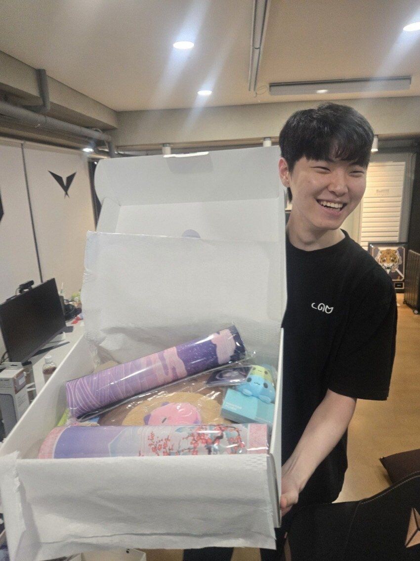 쵸비는 msi 우승 100% 행복은 아닌듯.._2.jpg