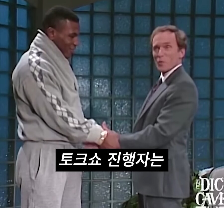 호신술 알려주는 사회자_1.jpg