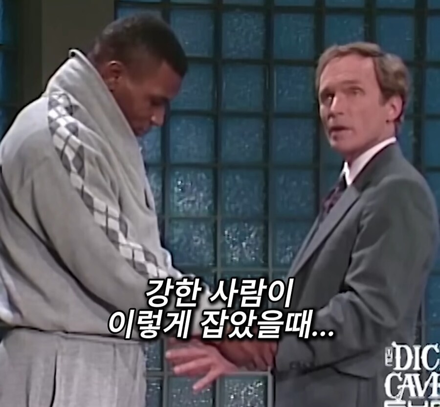 호신술 알려주는 사회자_5.jpg
