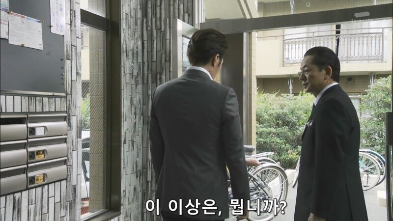 아버지가 살인을 저지른 딸의 가정을 박살내는 형사 놈들_37.jpg