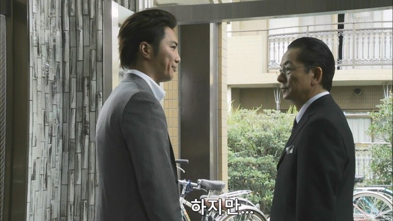아버지가 살인을 저지른 딸의 가정을 박살내는 형사 놈들_40.jpg