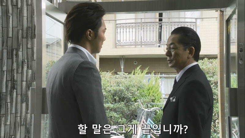 아버지가 살인을 저지른 딸의 가정을 박살내는 형사 놈들_42.jpg